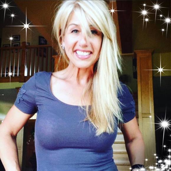 Meet your Posher, Janét - Picture 1 of 1